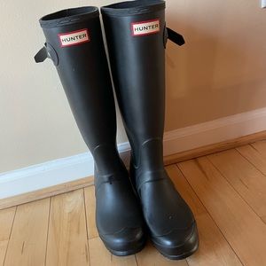 tall black hunter boots